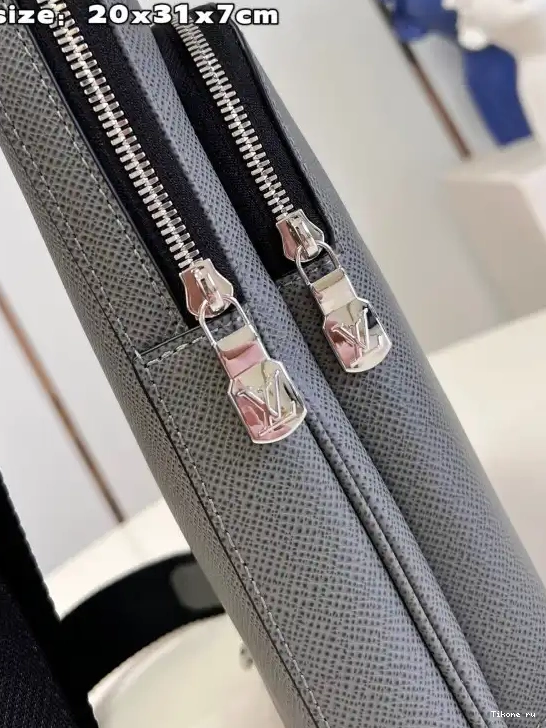 Cheap LOUIS Avenue VUITTON NM-31*20*7CM Slingbag 0610